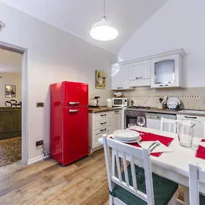 Maurizio House - Near The Train Station Apartamento Venecia